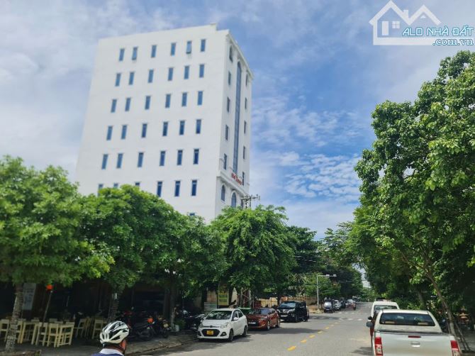 🏙️ CHÀO BÁN TOÀ VĂN PHÒNG 9 TẦNG _ HỒ QUÝ LY_ GẦN BIỂN _ 200 TRIỆU/1 THÁNG.