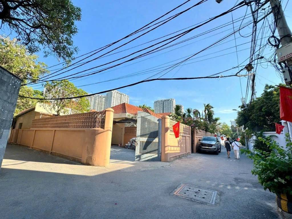 Bán biệt thự Thảo Điền Thủ Đức, dt 556m2 2 mặt tiền đường Trần Ngọc Diện, giá 140 tỷ