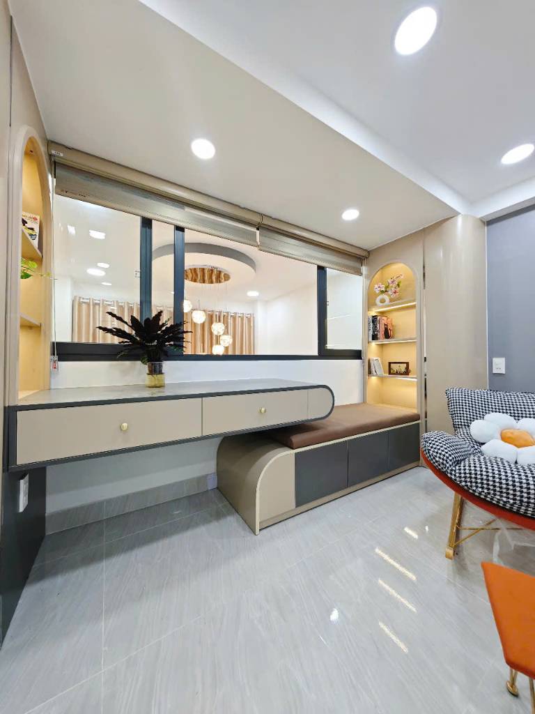 Bán nhà khu biệt thự Nguyễn Chí Thanh Quận 5, diện tích 174m2, giá 30 tỷ