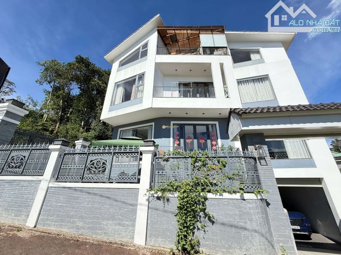 Bán villa góc 2mt thoáng ngay trung tâm, đón nắng cực kỳ tốt, gần trường học đủ tiện ích