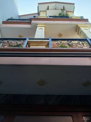 Bán gấp căn nhà Phạm Thế Hiển Quận 8, gần Trường cấp 3 Tạ Quang Bửu, 2 lầu, giá từ 1ty3