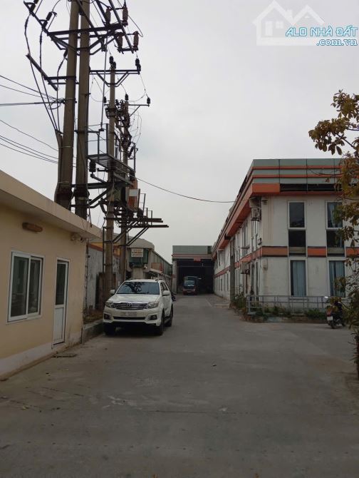 BÁN lô đất hơn 3000m2 mặt đường QL5a tại Hải Dương