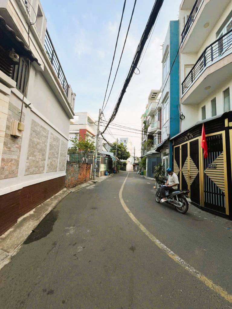 CHÍNH CHỦ BÁN NHÀ HẺM 147 TRƯƠNG VĂN THÀNH, TRUNG TÂM HIỆP PHÚ, 123M2, Ô TÔ NGỦ SÂN, HƠN 8 TỶ