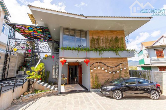 Hạ giá bán nhà kiến trúc độc đáo view thoáng Xô Viết Nghệ Tĩnh P7 Đà Lạt 1053m2 17 tỷ