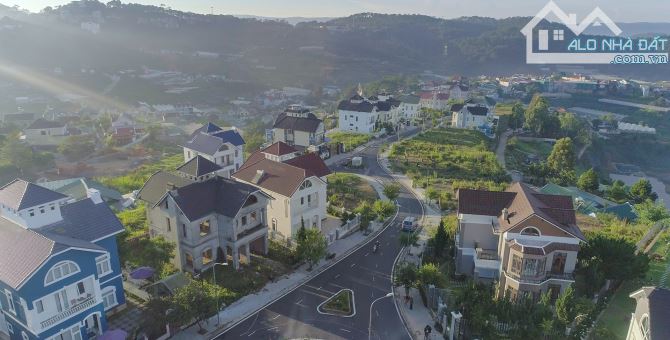 Cần bán căn biệt thự sân vườn siêu đẹp tại An Sơn, P4,Tp Đà Lạt. 400m², 2 tầng, 6PN.39ty5