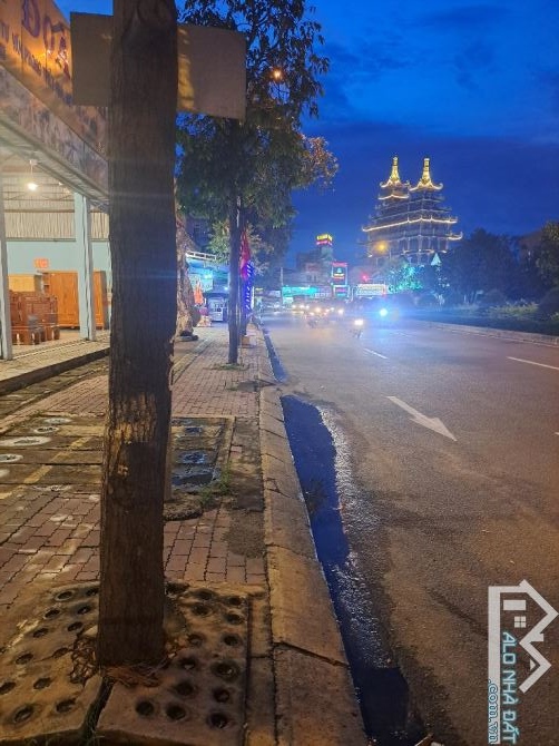 Bán kho xưởng 1000m² mặt tiền đường hà Huy giáp phường thạnh Lộc quận 12