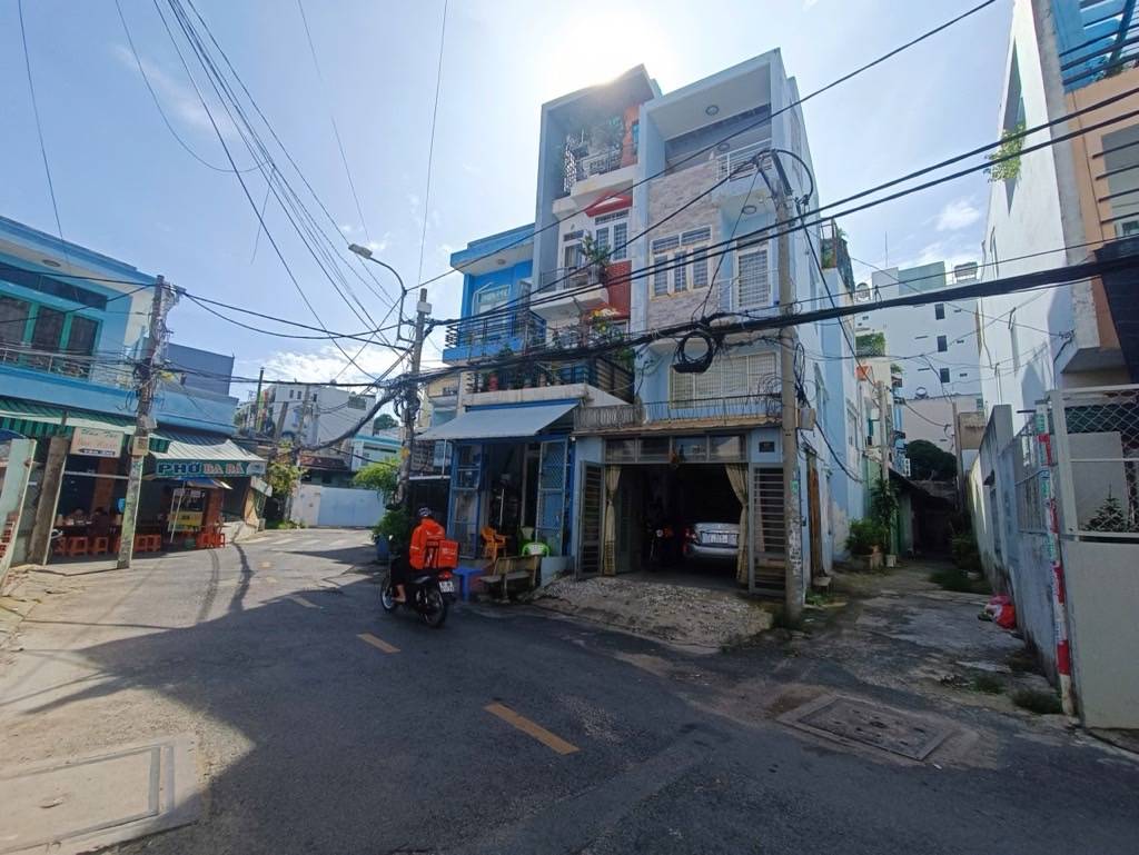 BÁN NHÀ LÔ GÓC LÝ THÁNH TÔNG, TÂN PHÚ, ĐƯỜNG 10M NỐI LŨY BÁN BÍCH, MẶT TIỀN KINH DOANH SẦM UẤT