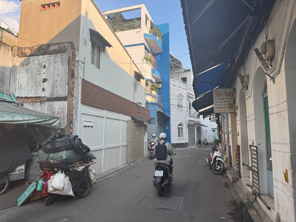 Bán nhà Huỳnh Văn Chính Tân Phú, vị trí buốn bán kinh doanh nhỏ, hiện đang bán gạo và Photo