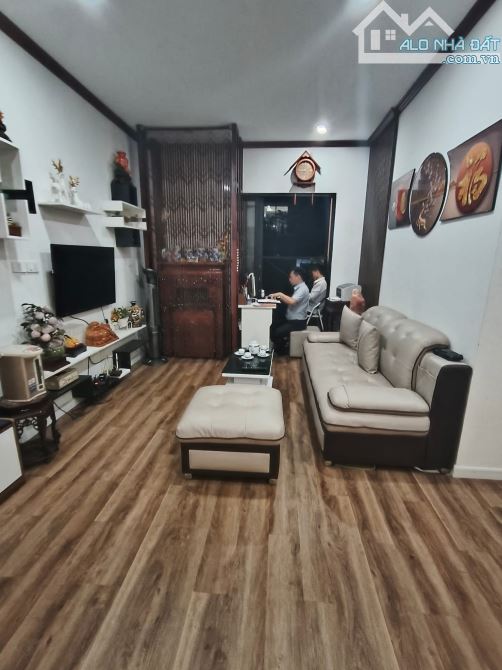 BÁN CC LAVENDER 176 ĐỊNH CÔNG,LÔ GÓC TẦNG THẤP 2PN THOÁNG SÁNG FULL NỘI THẤT 75M2 GIÁ 5.25
