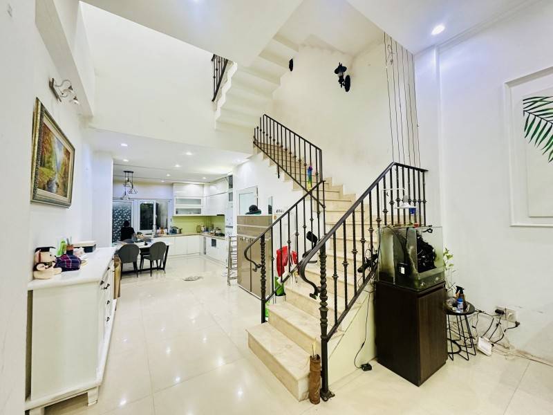 Đường VIP, bán nhà HXH Nguyễn Văn Đậu, Bình Thạnh, 4x18m, 3 tầng, chỉ 10.5 tỷ