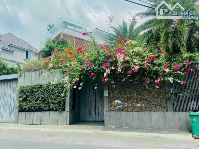 Biệt thự khu an ninh, yên tĩnh 24/24 đường Cộng Hòa - 12 x 25m - 4 lầu nội thất cao cấp