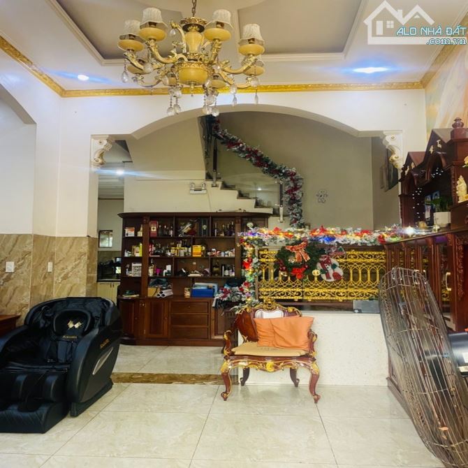 2 MẶT TIỀN TÂN PHÚ - BIỆT THỰ 320M2 - NGANG KHỦNG 6,5M NỞ HẬU 11,2M - GIÁ 28.X TỶ