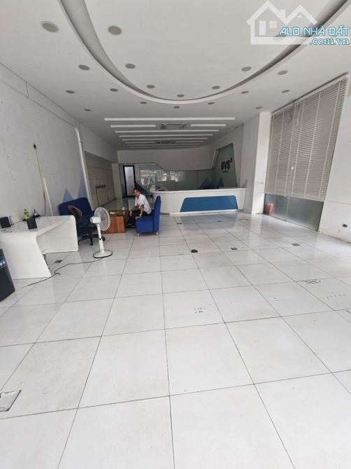 bán toà văn phòng phố Bà Triệu, P.Tràng Thi, Q.Hoàn kiếm, 2 mặt phố, lô góc, giá 750 tỉ