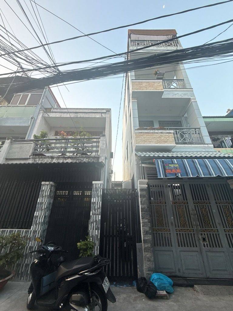 NHÀ 1 LẦU ĐƯỜNG MAI XUÂN THƯỞNG, QUẬN 6, NGANG KHỦNG 5.6M NỞ HẬU, DTCN 120M² HIỆN CHIA 2 CĂN