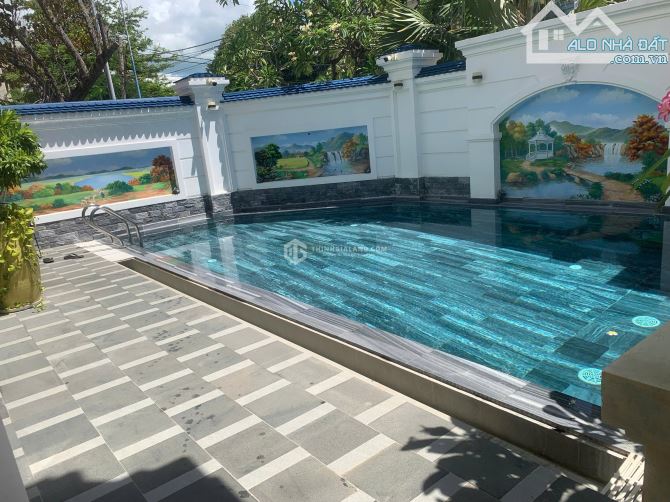 BÁN BIỆT THỰ CAO CẤP HIỆN ĐẠI CĂN GÓC 2 MẶT TIỀN VỊ TRÍ ĐẸP CÁCH BIỂN BÃI SAU 200M - 56 TỶ