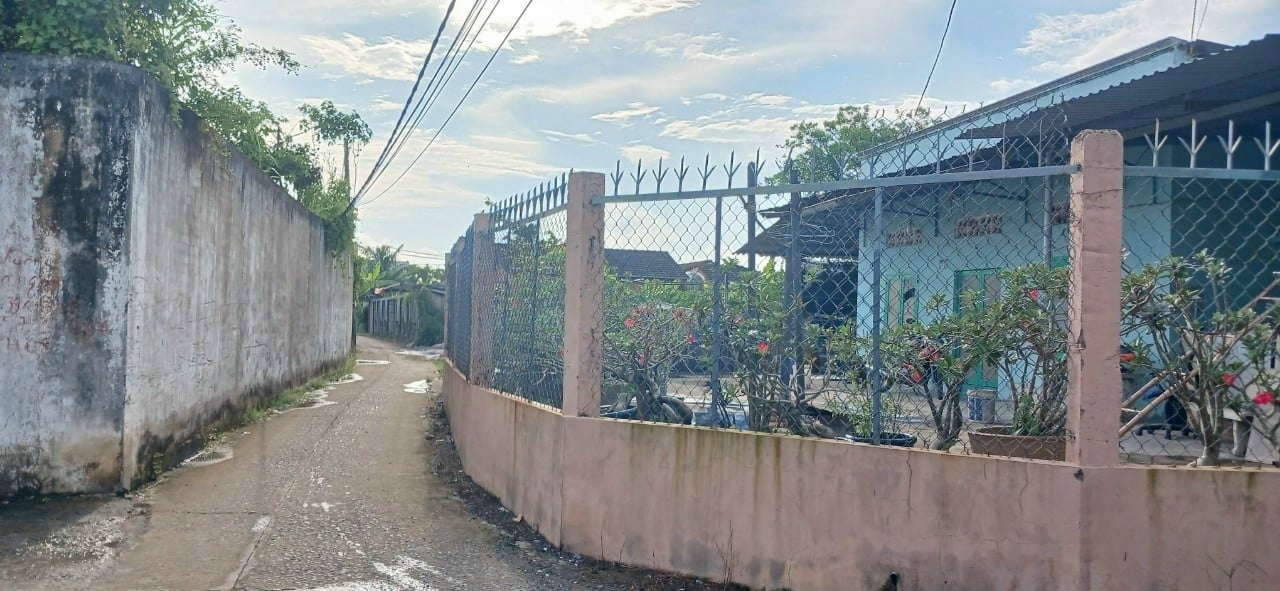 CẦN BÁN 4 CĂN NHÀ BÙI THANH KHIẾT BÌNH CHÁNH, NHÀ CẤP 4 427M2 NGANG 14X25M, HẺM XE HƠI
