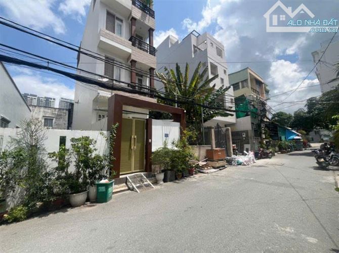 Nhà 3 T hẻm nhựa thông 7 m cạnh đường Phú Thuận Quận 7. 7*37, hơn 16 tỷ.