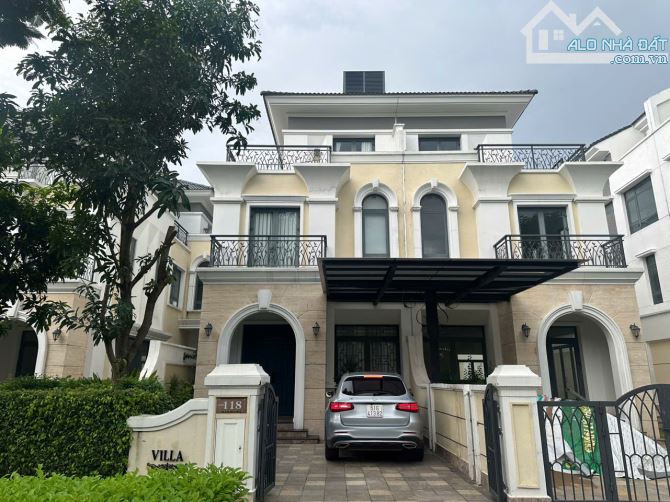 Bán nhà Biệt Thự khu nội bộ Hồ Bơi Công Viên DT 8x31m DTCN 250m2 giá 44 TỶ
