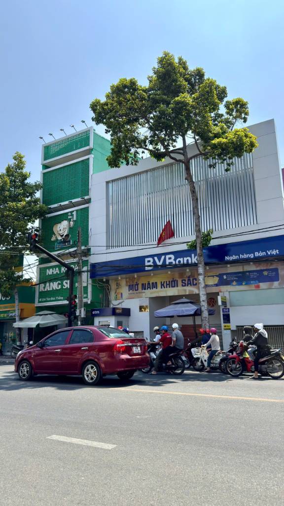 Bán tòa nhà góc 2MT Võ Thị Sáu, Quận 3, DT 12x15m 5 tầng, HĐT 250tr/tháng, giá 75 tỷ siêu khan hiếm