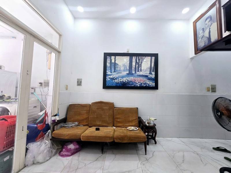 Bán nhà mặt tiền Cầm Bá Thước, Phú Nhuận, dt 4x16m, 3 tầng, chỉ 14.999 tỷ