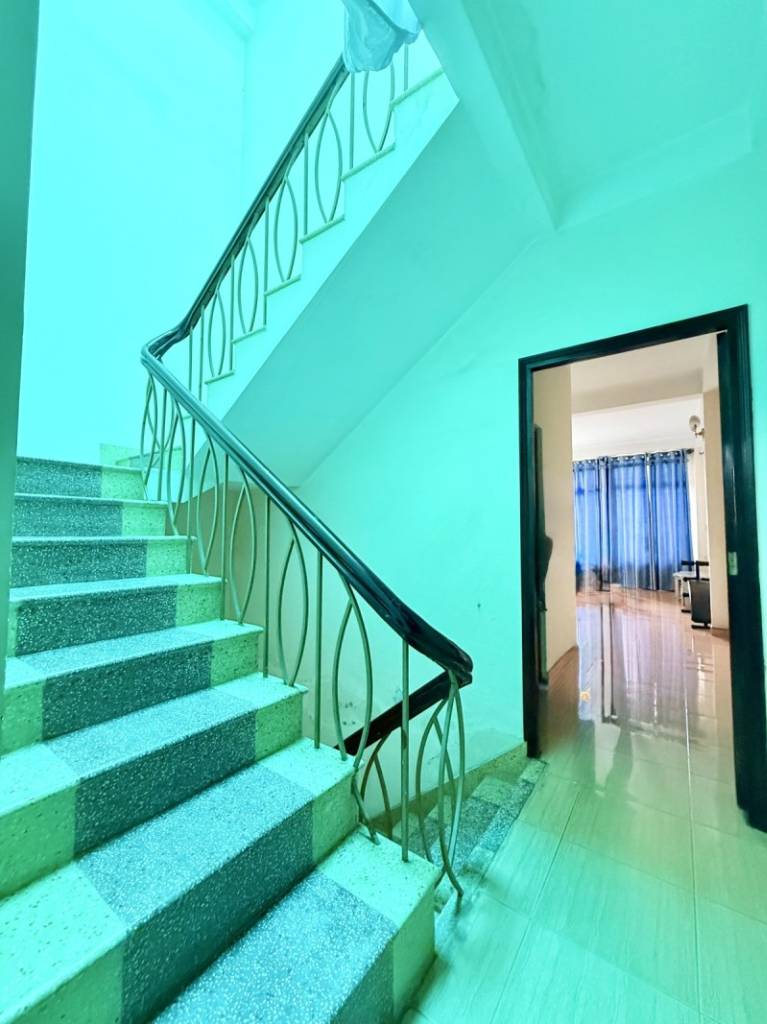 Bán nhà mặt tiền Tăng Bạt Hổ, Bình Thạnh, 88m2 4 tầng, nội thất VIP, sổ vuông A4, chỉ 16.8 tỷ