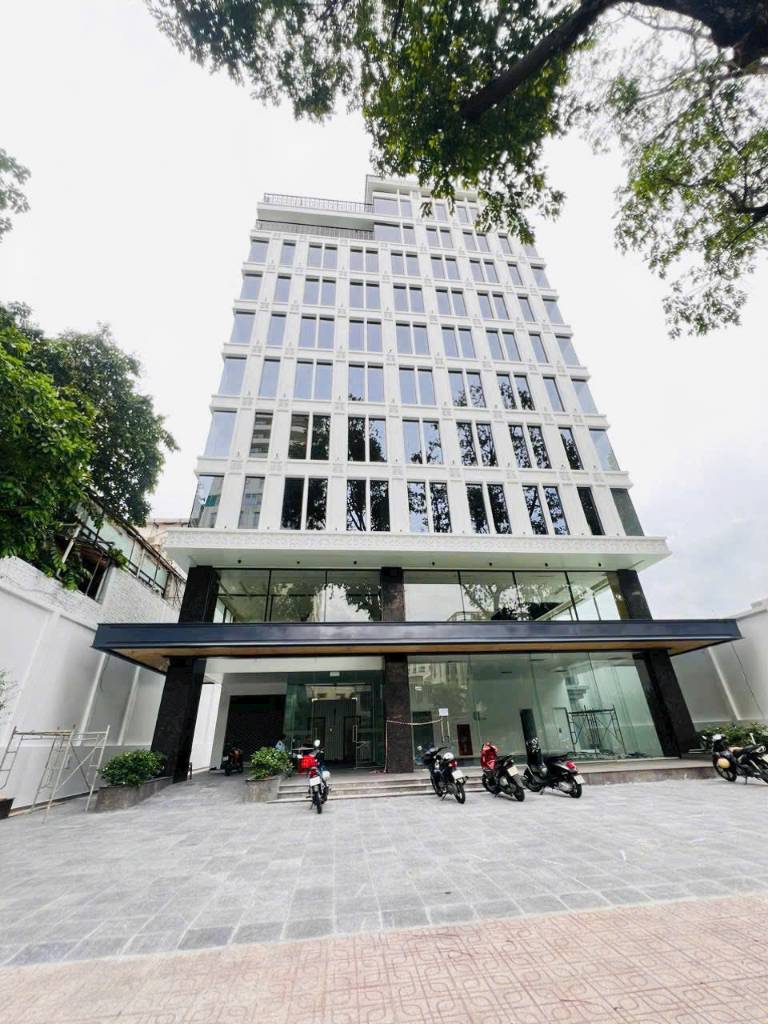 Bán tòa CHDV Cách Mạng Tháng 8, Quận 3, 432m2 hầm 7 tầng, HĐT 300tr/ tháng, giá 50 tỷ vay 40 tỷ