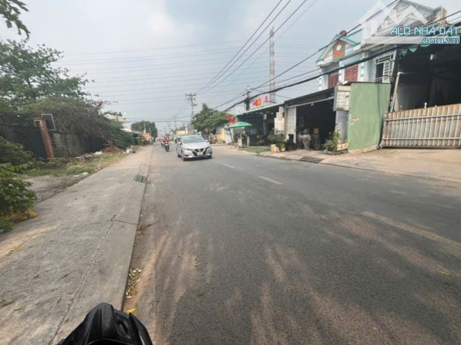 BÁN NHÀ XƯỞNGT MẶT TIỀN -905M2-GIÁ ĐẦU TƯ CHO ANH CHỊ-GỌI CHO EM NGAY