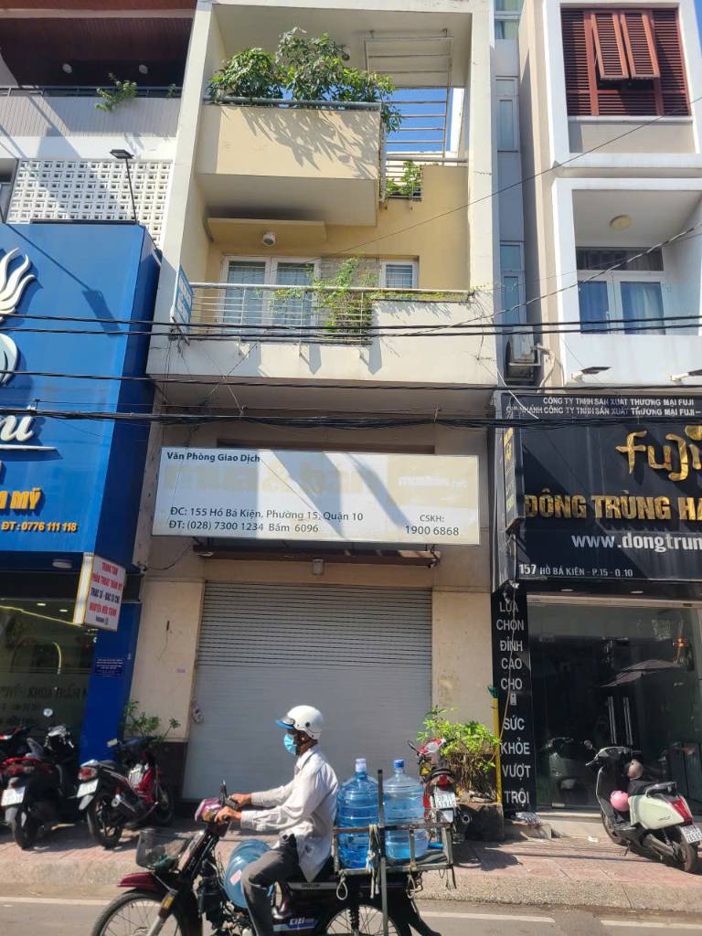 Bán nhà mặt tiền Hồ Bá Kiện quận 10, DT 68m2 giá 24 tỷ sổ hồng riêng