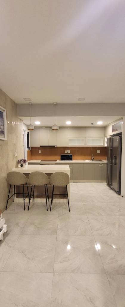 Bán gấp căn hộ Happy Valley, DT 100m2 3PN 2WC, nội thất đầy đủ, lầu cao, giá tốt 10,8 tỷ
