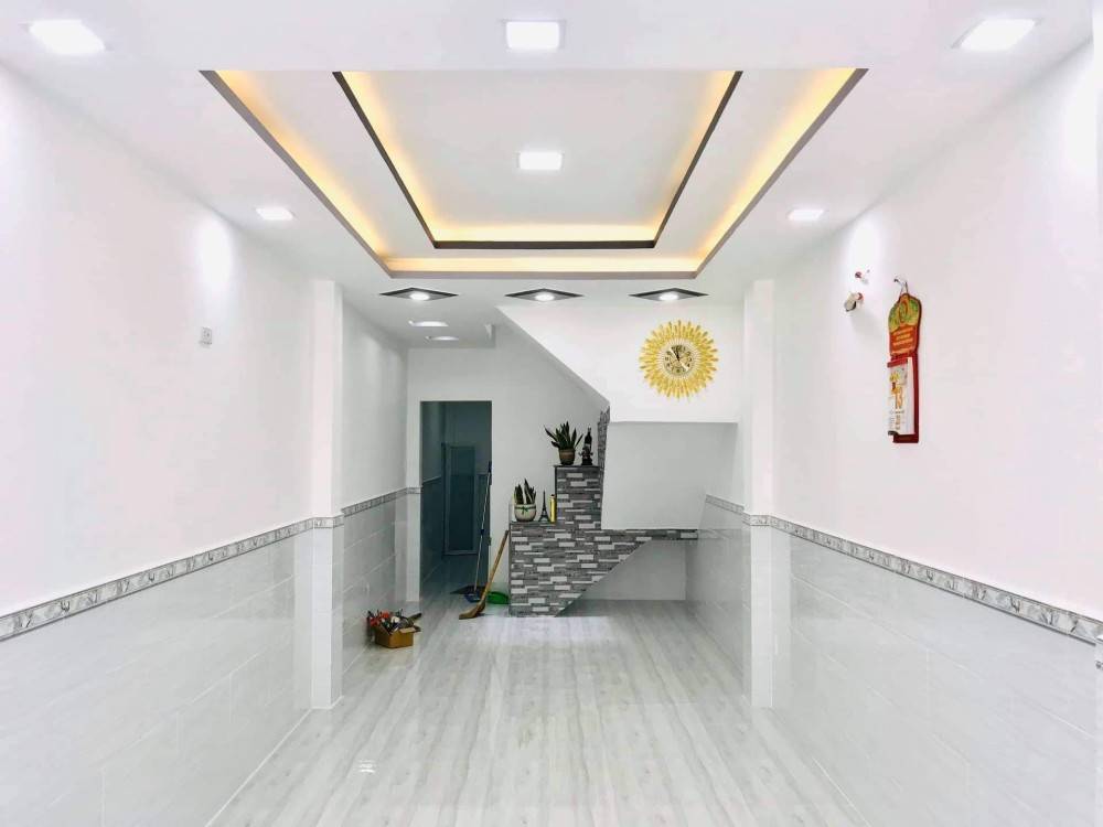 Bán nhà mặt tiền Duy Tân, Phú Nhuận, 49m2, nội thất VIP, 3 tầng, chỉ 10.9 tỷ