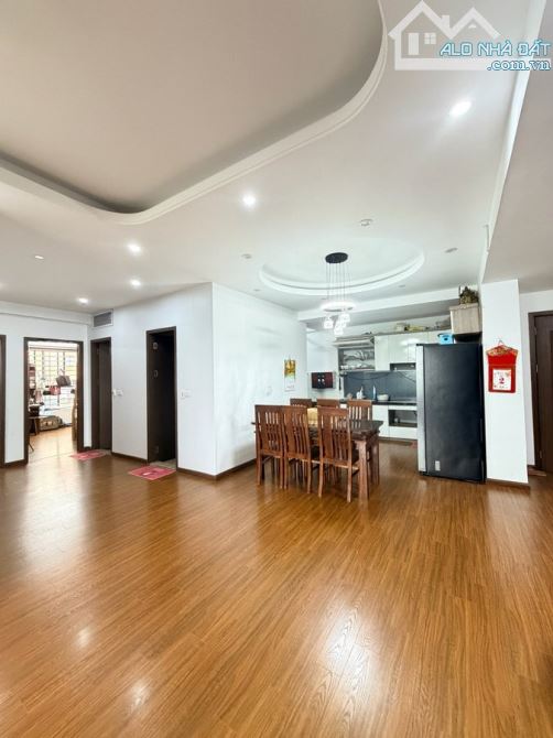 Bán căn hộ 4 PN toà OCT3B KĐT Resco Cổ Nhuế, Phạm Văn Đồng, Bắc Từ Liêm chỉ 5,98 tỷ