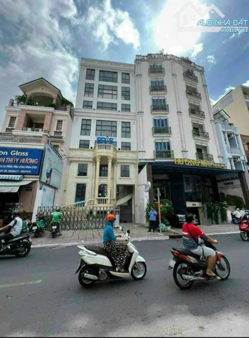Building mặt tiền Nguyễn Phúc Nguyên Q.3 , DT: 10 x 25m , hầm 7 tầng , giá 100 tỷ