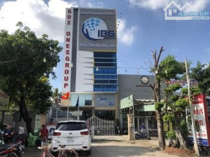 TÒA NHÀ MT PHẠM VĂN ĐỒNG – DT 310M2 (HẦM + 6 TẦNG NỔI) – VỊ TRÍ VÀNG NGAY GIGAMALL