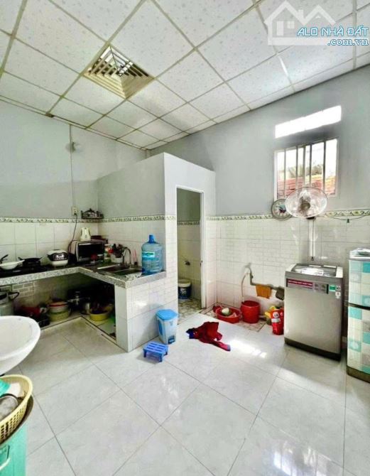 Cần Tiền Cho Con Đi Học Chủ Cần bán nhanh Căn nhà ở Tân Hiệp 4 Hóc Môn Sổ hồng Riêng 690tr