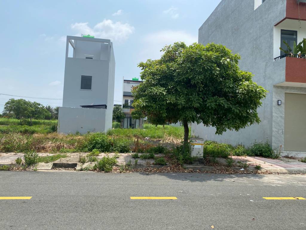 Bán gấp 2 lô đất liền kề Vinhomes Green City, Hậu Nghĩa, trả trước chỉ 150 triệu nhận sổ hồng