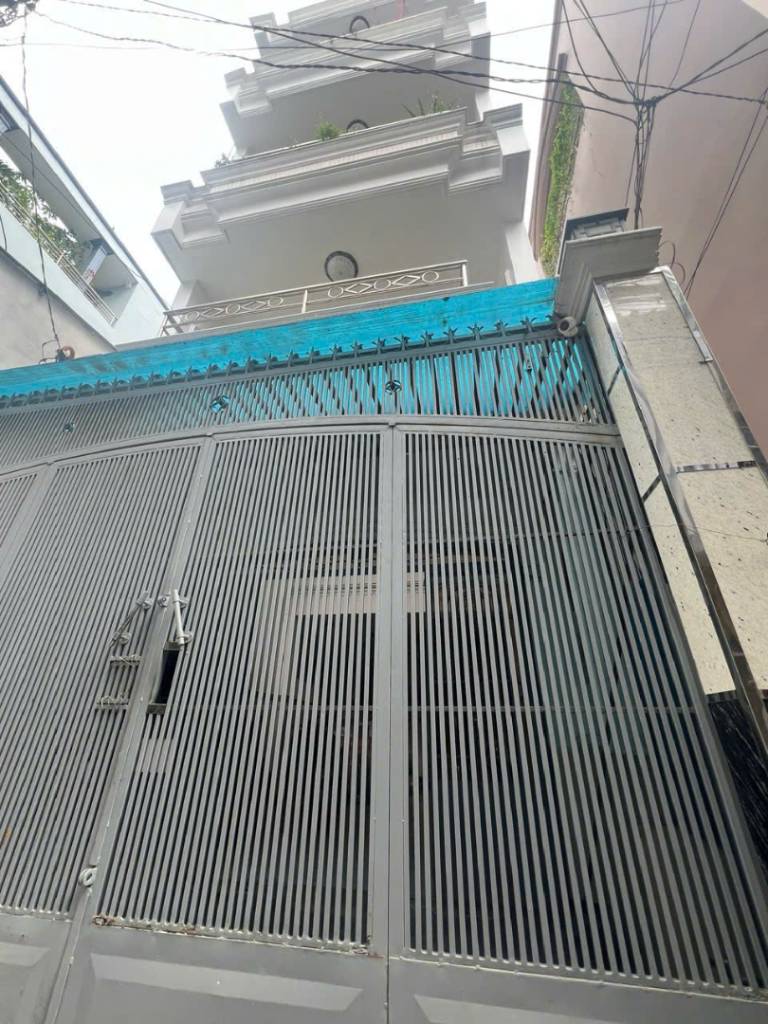 BÁN NHÀ HẺM CÁCH MẠNG THÁNG 8, QUẬN 3, DT 4.25 x 16m, 8PN, GIÁ 13.5 TỶ TL