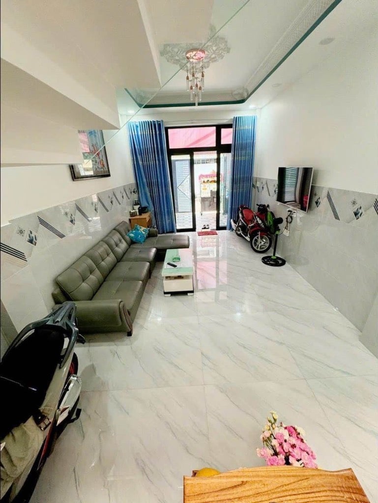 Bán nhà Thoại Ngọc Hầu Tân Phú, 117m2 ngang 5x23m, vuông vức, nhà đẹp ở ngay, chỉ 13.3 tỷ TL