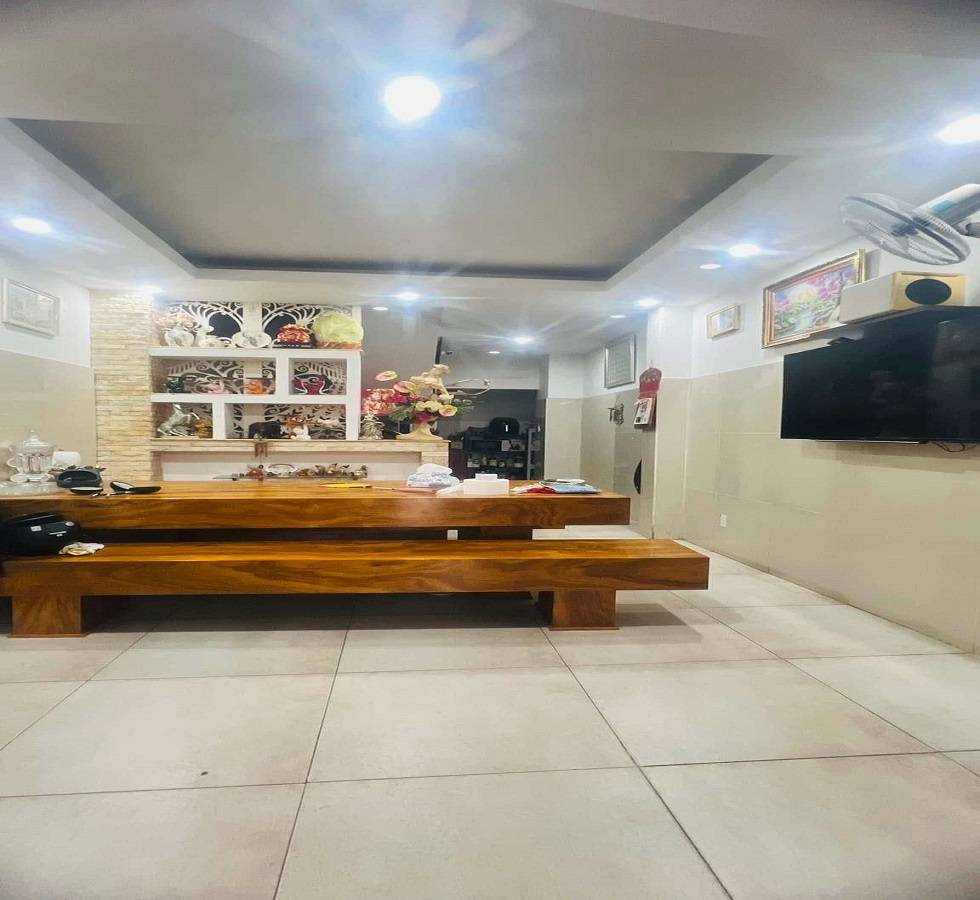 Bán nhà Nguyễn Cảnh Chân Quận 1, hẻm 8m ô tô, 43m2 6 tầng, giá ngộp hạ 6,2 tỷ