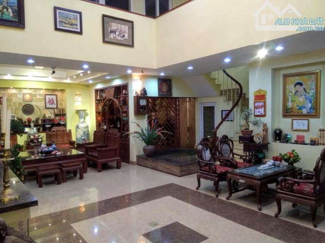 MẶT PHỐ TƯ ĐÌNH 28 TỶ DT 124M MT 7.5M 6T Ô TÔ TRÁNH CÓ VỈA HÈ THÔNG THOÁNG PHÙ HỢP KINH DO