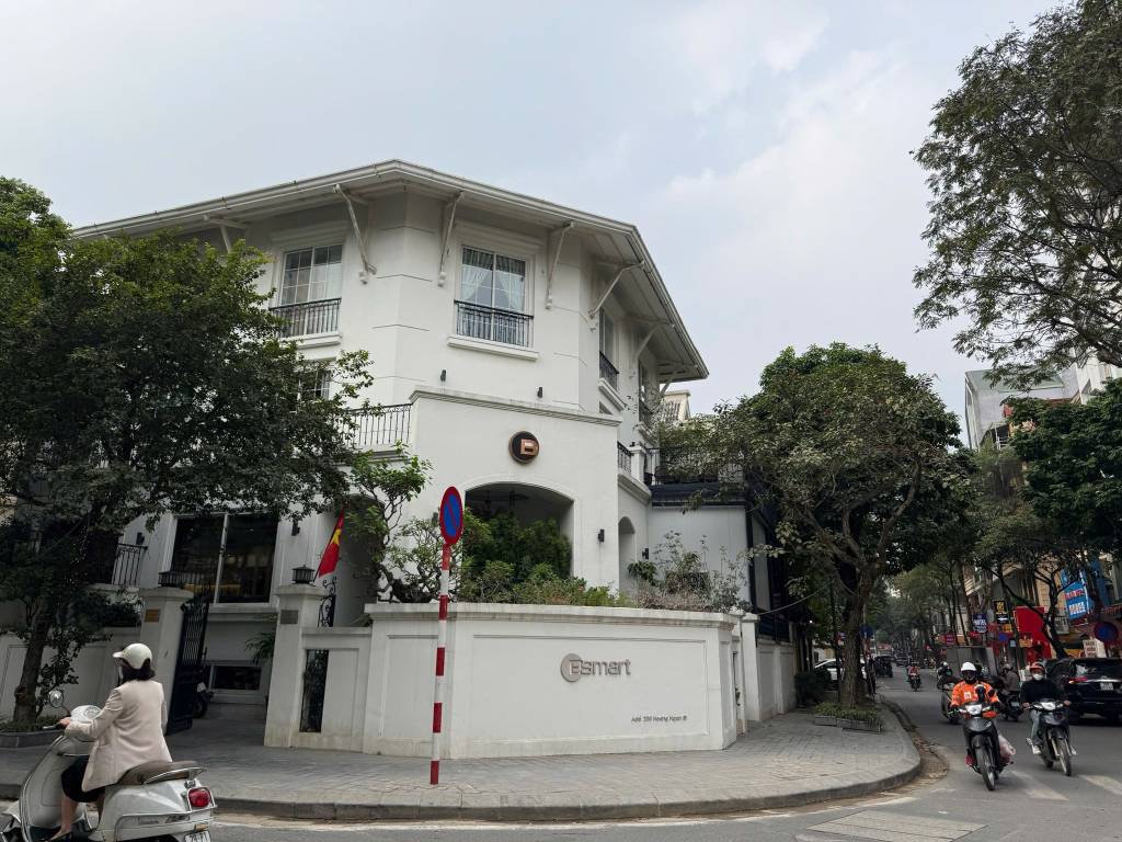BÁN BIỆT THỰ NHÀ VƯỜN ĐƯỜNG ĐỖ QUANG, CẦU GIẤY, DT 307M2 - 4 TẦNG, LÔ GÓC