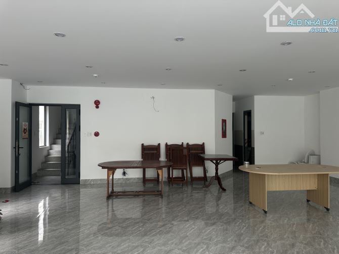 Bán toà văn phòng 8 tầng Lê Đình Lý Giá 65 tỉ pcc đạt chuẩn