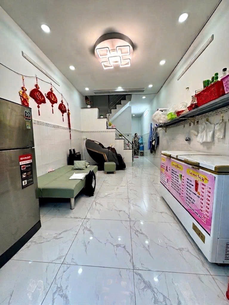 Bán nhà Lê Đình Cẩn, Bình Tân 35m2 ô tô vào nhà giá 3,78 tỷ