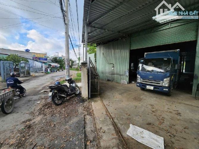 Bán kho xưởng Mặt Tiền đường TX22, phường THẠNH XUÂN, Q12, dt 735m².DÒNG TIỀN 18tr/th