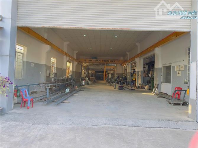 Bán nhà xưởng 2200m đường nhựa Nhị Bình, Hocmon, full thổ cư