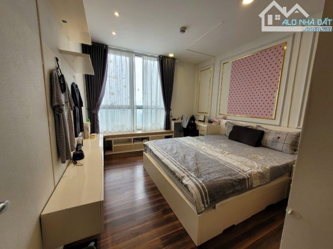 Chính chủ bán căn hộ 4 phòng ngủ, view hồ Nhân Chính, thiết kế đẹp thoáng sáng Cc TLongNo1