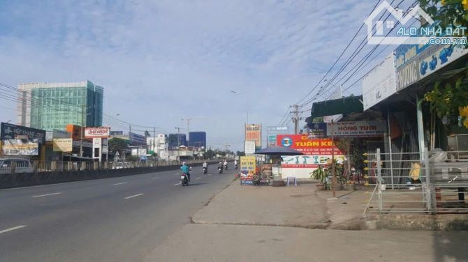 Bán mặt tiền Xa Lộ Hà Nội ngay chân cầu Đồng Nai, Ngã Tư Vũng Tàu