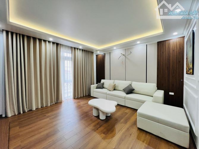 Bán nhà 5 tầng thang máy tại Hồng Bàng đối diện trung tâm hành chính 65m2 chỉ 8 tỷ