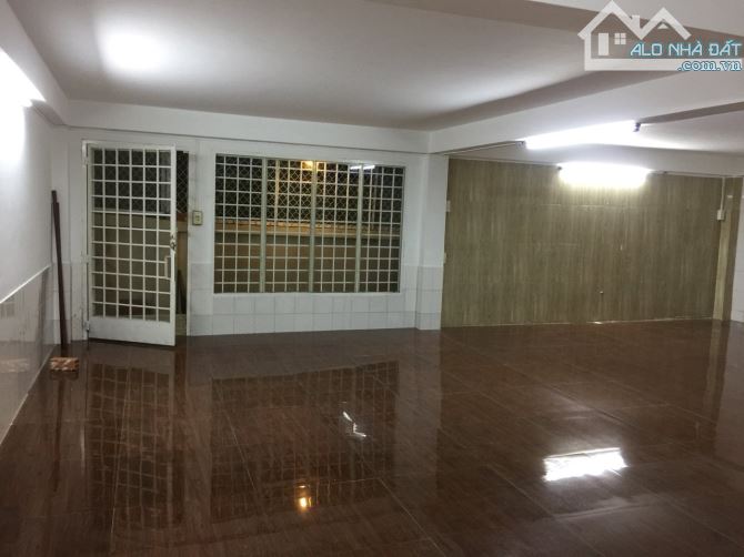 Siêu phẩm !!Biệt thự Nguyễn Văn Luông, phường Bình Phú Quận 6 (8x18m) 3 lầu chỉ 15 tỷ Tl