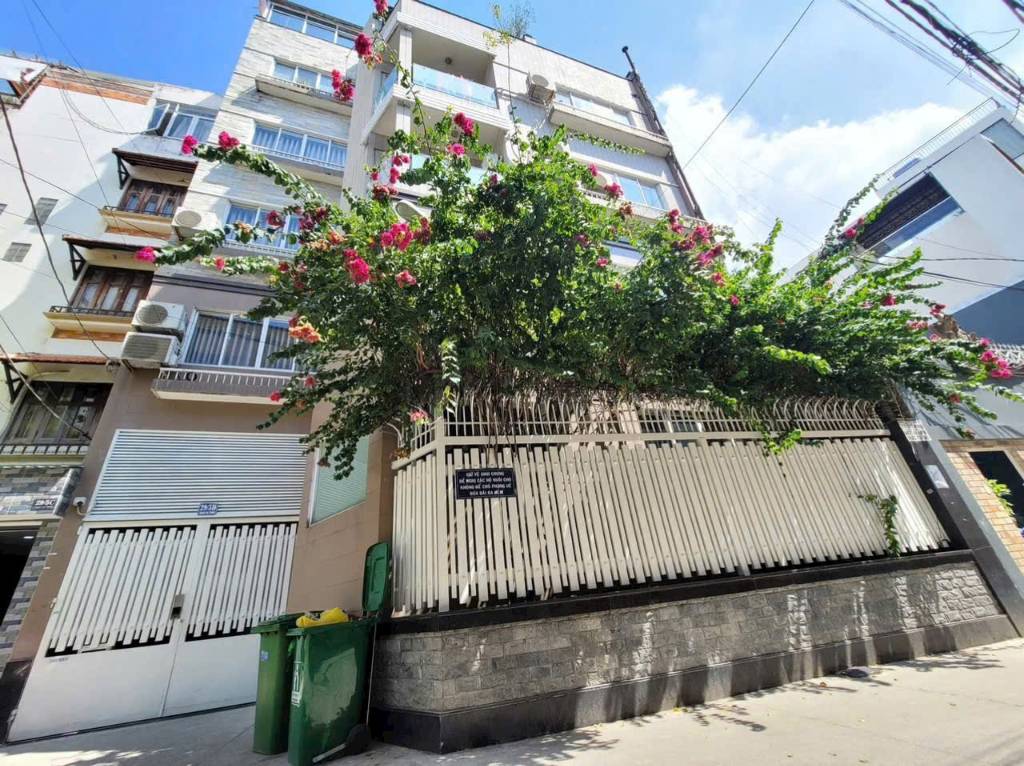 BÁN TÒA CHDV THẠCH THỊ THANH QUẬN 1, DT 11x16.5m, THANG MÁY, THU NHẬP 100TR/THÁNG - 42 TỶ