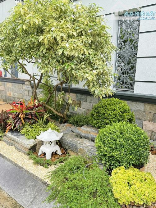 Bán biệt thự khu compound Nguyễn Văn Hưởng, Thảo Điền, DT 15x26m. Giá bán chỉ 83 tỷ